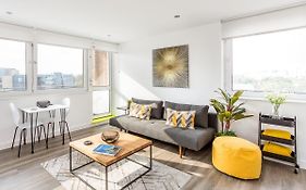 Bright London Bridge Apartment